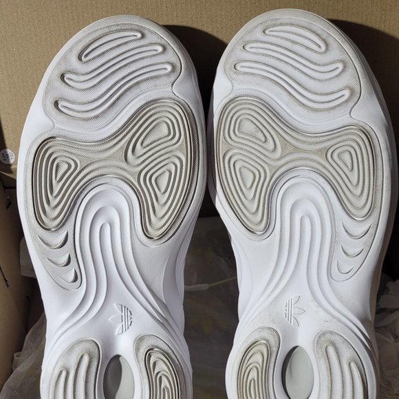 Men's Adidas AdiFOM Q Sneakers Adiplus Off White & Aluminum Size 9.5  - Open Box - Picture 16 of 16